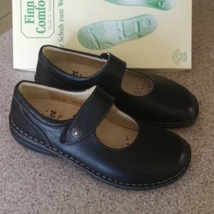 FINN COMFORT - NWOT Mary Jane Shoes